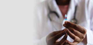 Rommelag ermöglicht höchstsicheres Abfüllen von Covid-19-Impfstoffen